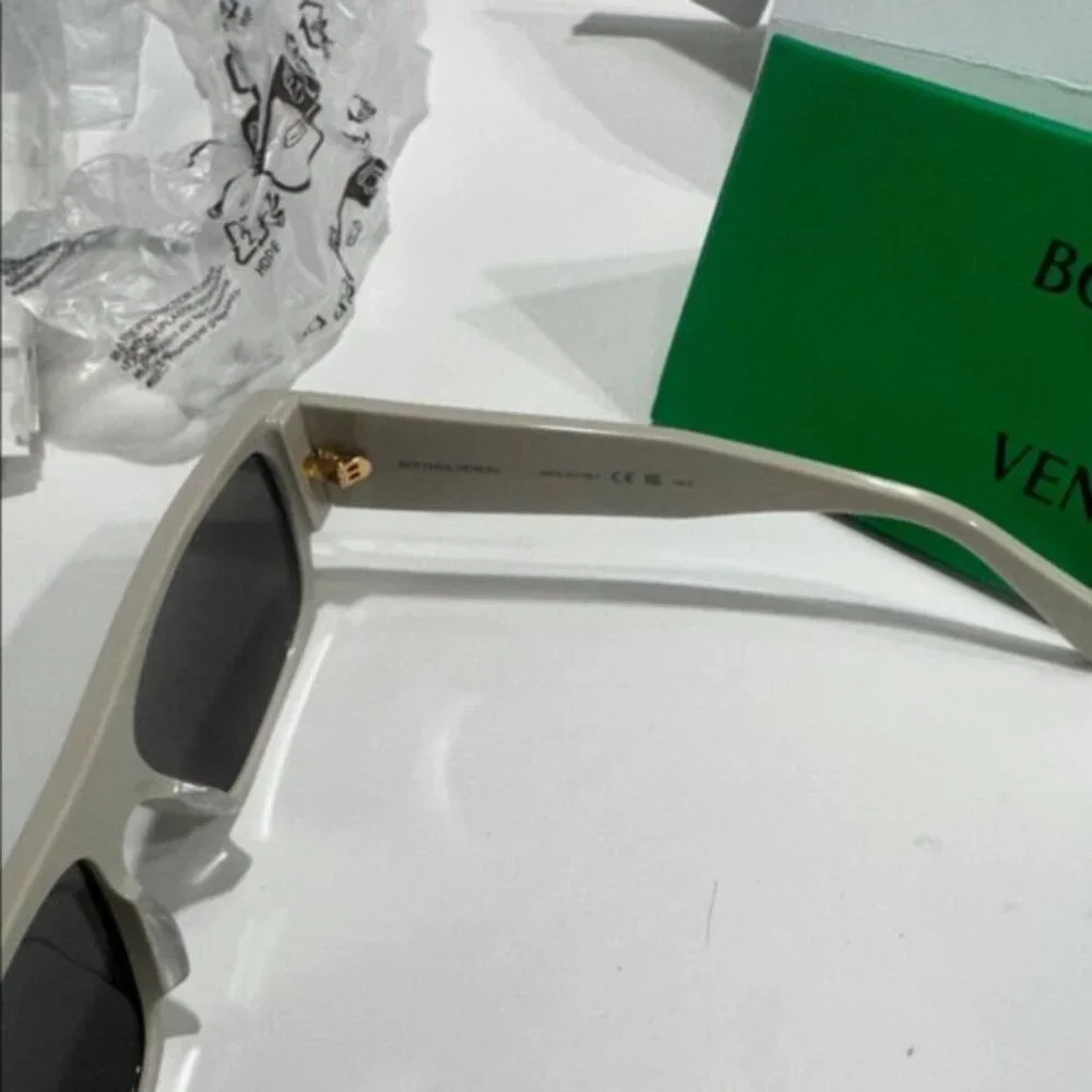 Bottega Veneta Men's Beige Sunglasses